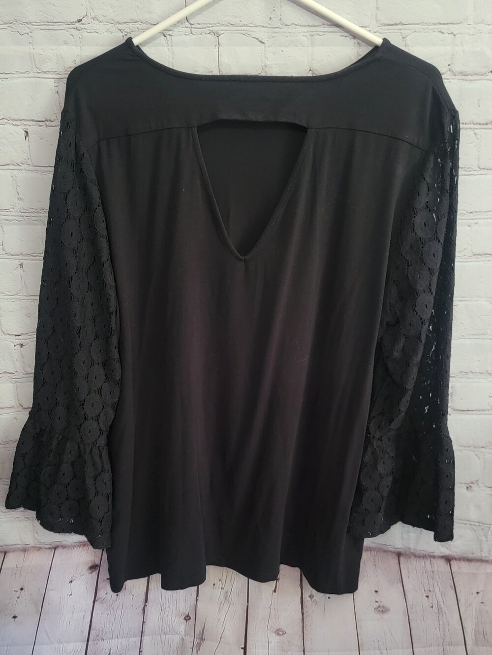 The Limited Black Lace Sleeve Top XL - Picture 3 of 4